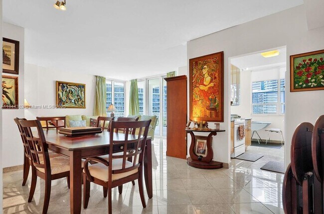 Building Photo - 801 Brickell Key Blvd