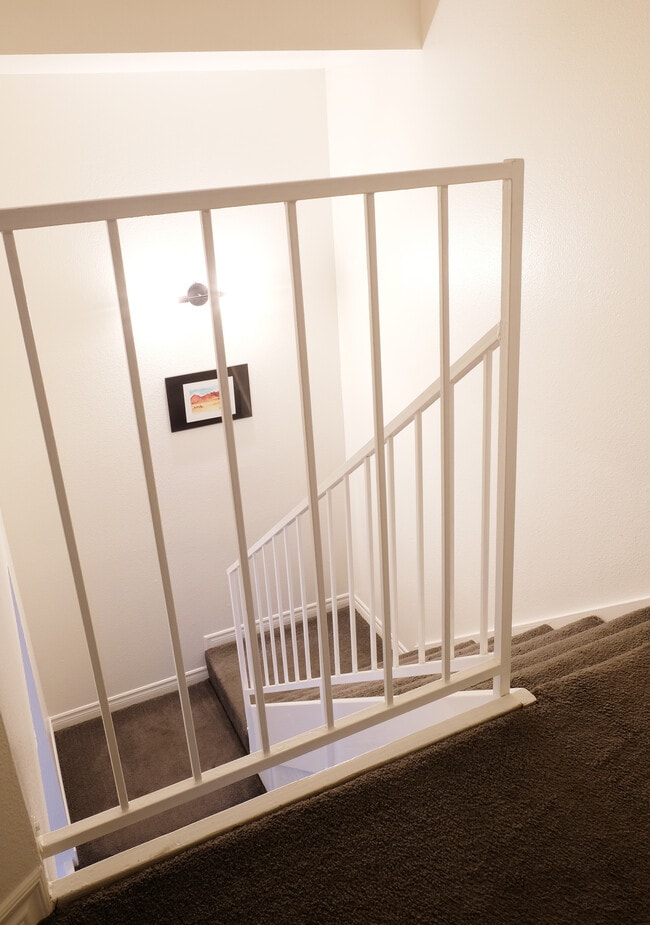 Building Photo - 6127 Meadowhaven Ln