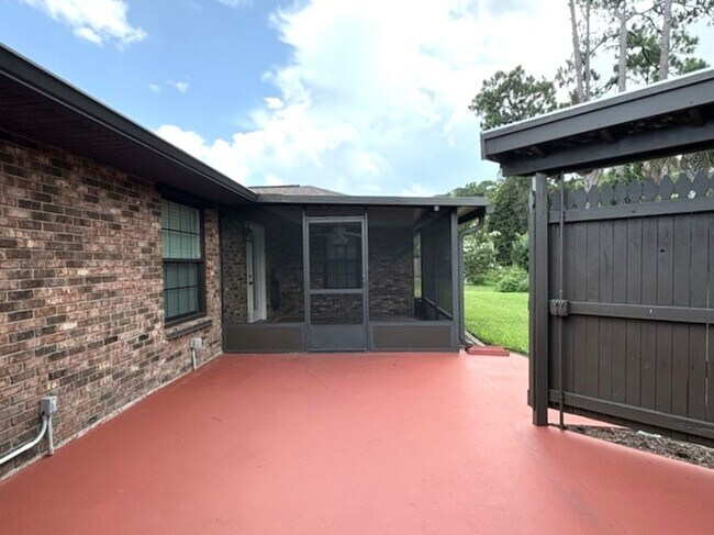 Building Photo - Beautiful 2 Bedroom Ormond Beach Home!