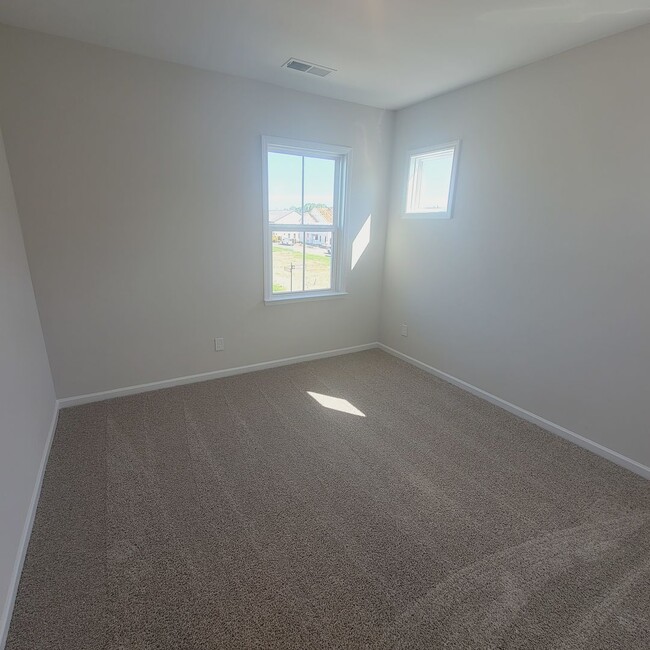 Building Photo - 3BR/2.5BA Townhome in Terraces at Farmington; Great Schools!