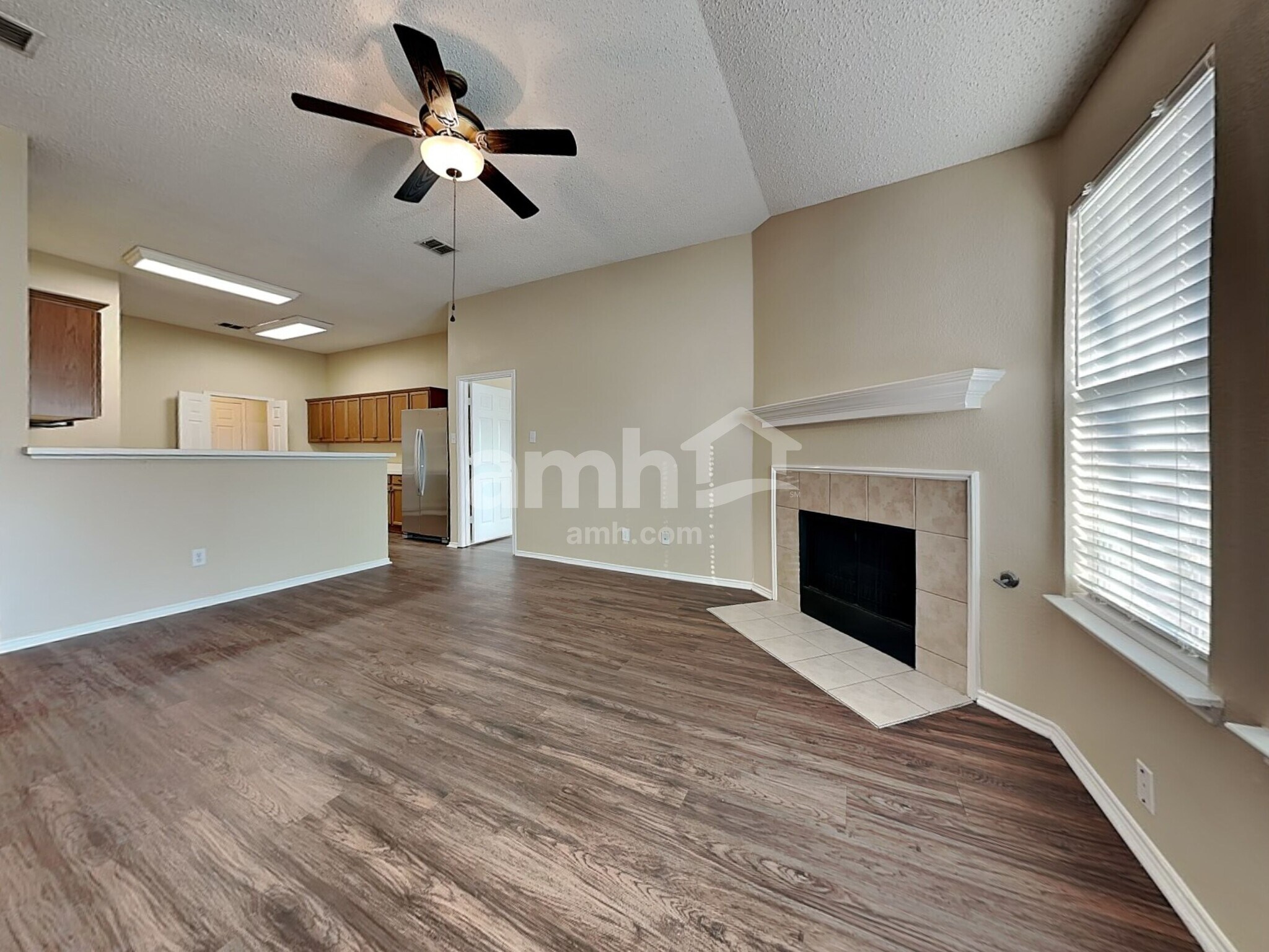 Building Photo - 2012 Cone Flower Dr