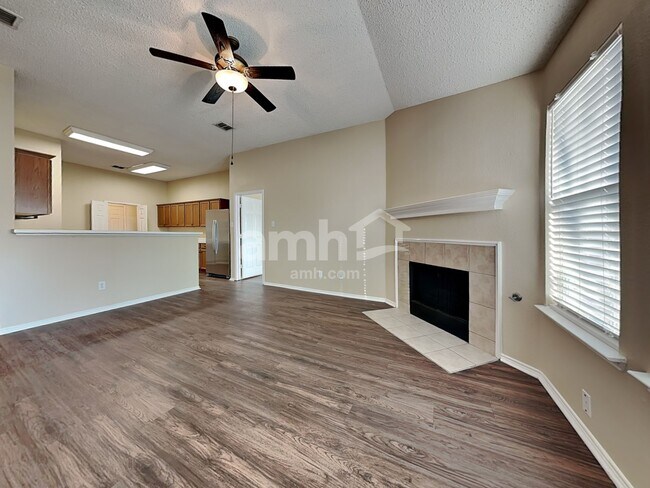 Building Photo - 2012 Cone Flower Dr