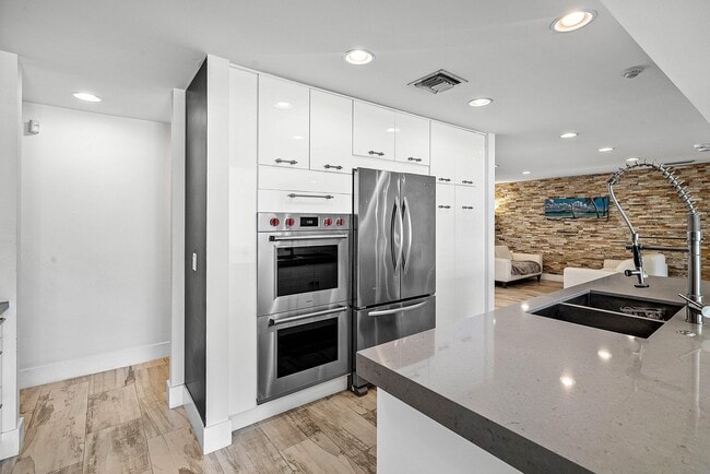 Building Photo - 740 NE 36th St