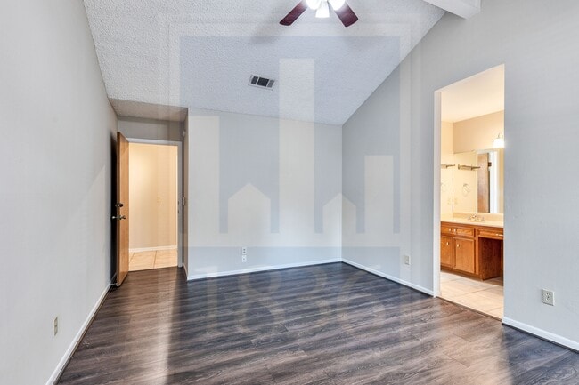 Building Photo - 7302 Waldon Dr