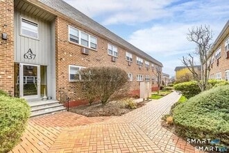 Building Photo - 637 Cove Rd