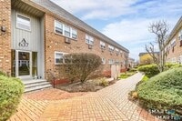 Building Photo - 637 Cove Rd
