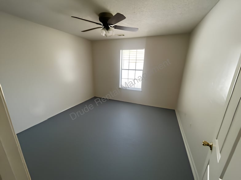 Building Photo - 41459 S Range Rd