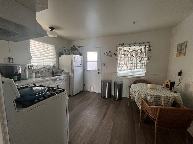 Building Photo - 67 College Dr