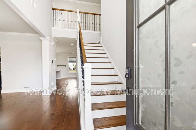 Building Photo - 233 Seaworthy St