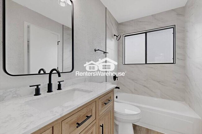 Building Photo - MOVE IN READY Rare Carrollton Home