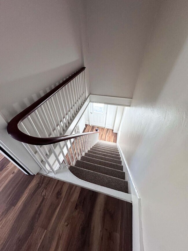 Building Photo - 39 Allen St