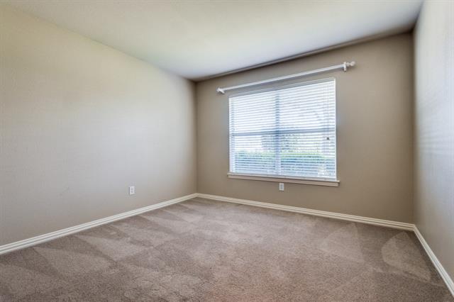 Building Photo - 9056 Crestview Dr