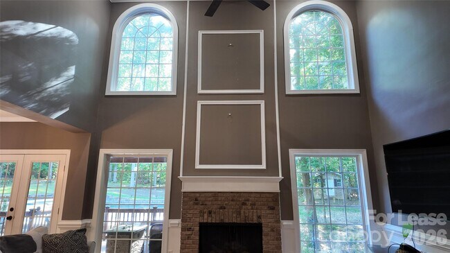 Building Photo - 410 Farm Branch Dr