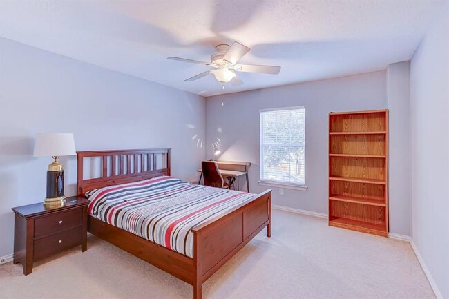 Building Photo - 8018 Prairie Sage Dr