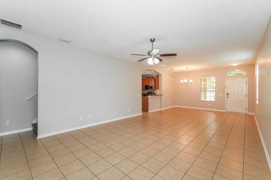 Building Photo - 8226 Summer Wood Ln