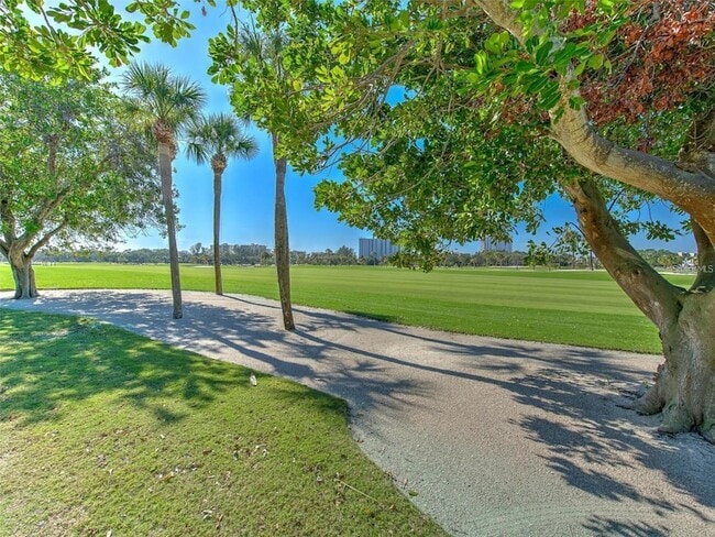 Building Photo - 2377 Harbour Oaks Dr