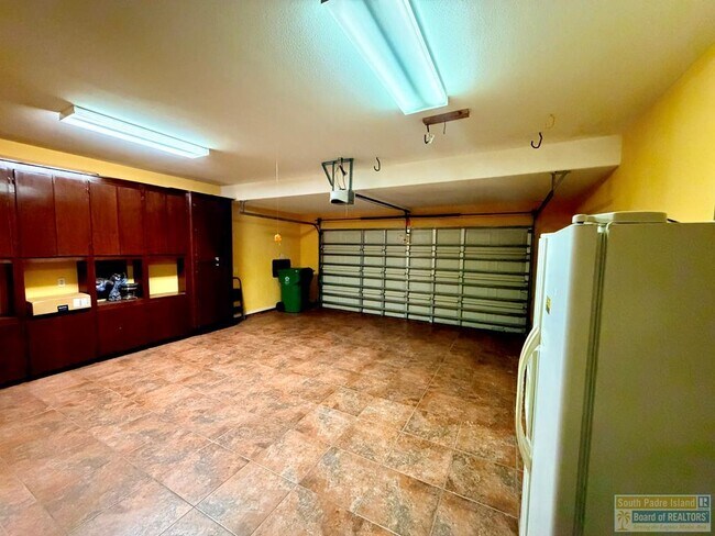 Building Photo - 17 Harbor Point