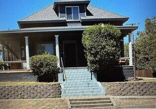 Building Photo - Charming Historic 3BR / 2B Home with Modern Comforts – Available Now!