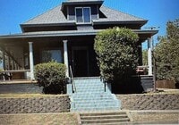 Building Photo - Charming Duplex  3BR / 2B Home with Modern Comforts – Available Now!