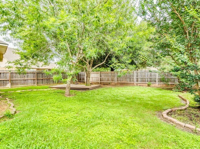 Building Photo - 327 Saffron Springs