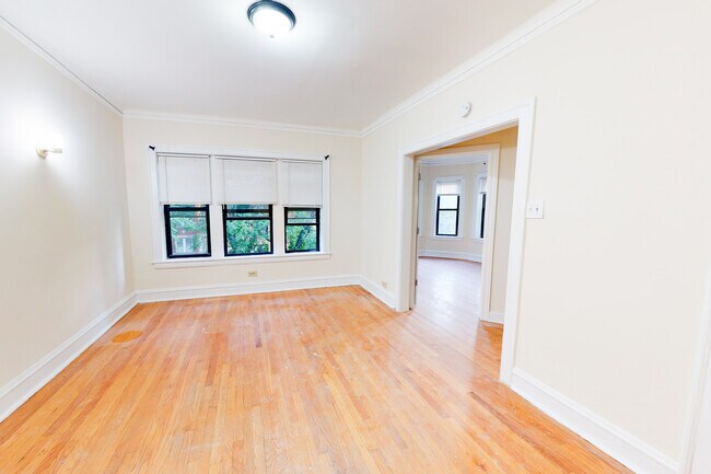 Building Photo - 2054 W Arthur Ave