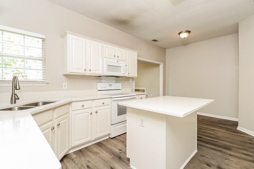 Building Photo - 13412 Michael Lynn Rd