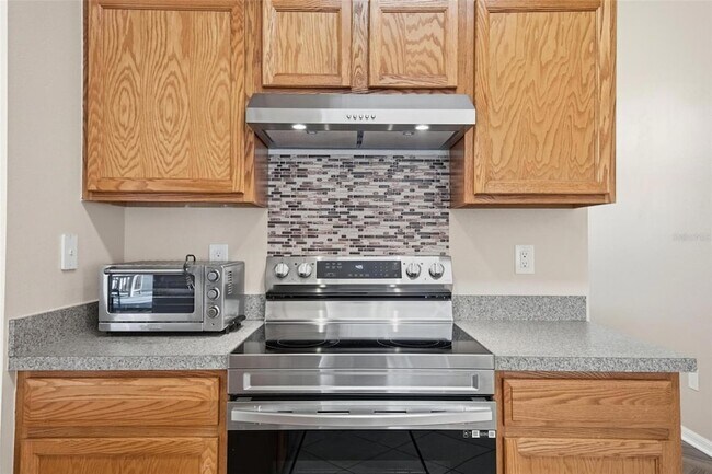 Building Photo - 4 Red Oak Pl