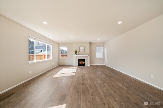 Building Photo - 2808 14th Ave NW