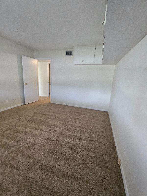 Building Photo - 277 W High Point Ct