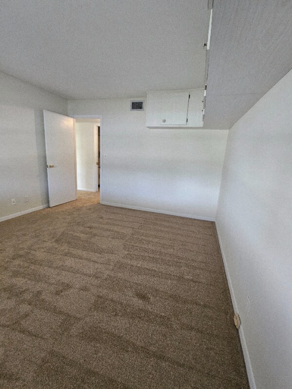 Building Photo - 277 W High Point Ct