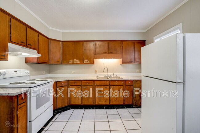 Building Photo - 604 Melba Ave