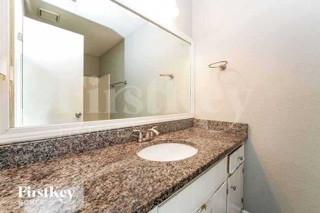 Building Photo - 5565 Westberry Ln