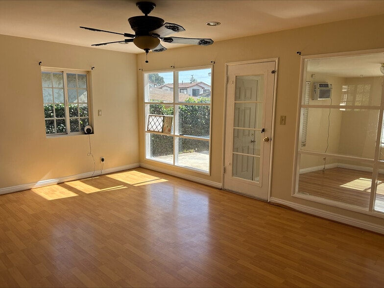 Building Photo - 8934 Callita St