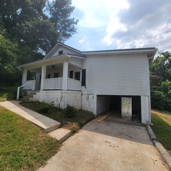 Building Photo - 3/2 -Bonus Room & Basement-Livingston