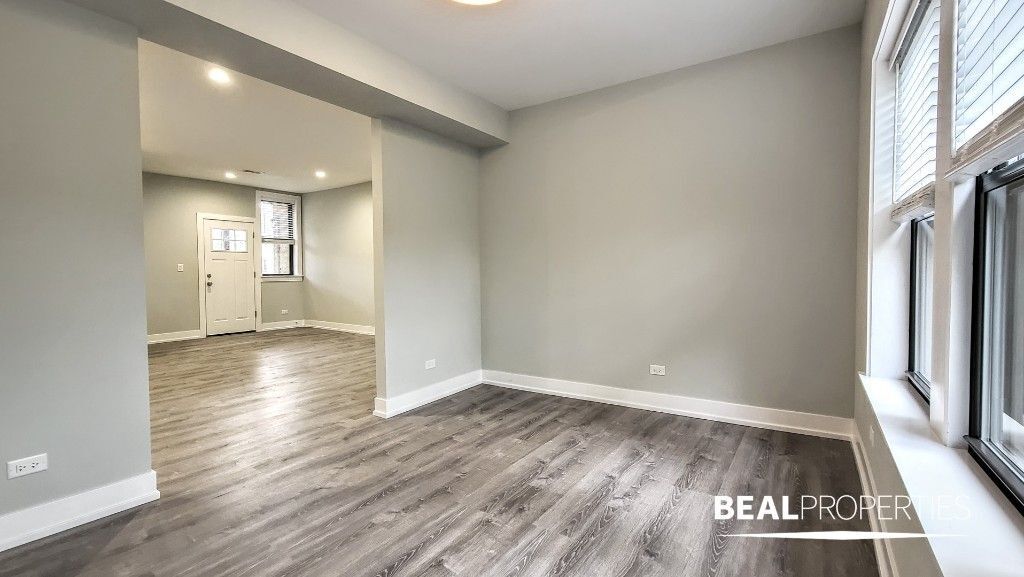 Building Photo - 1136 Maple Ave