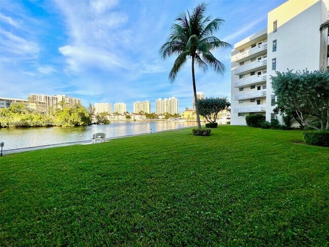 Building Photo - 3030 Marcos Dr