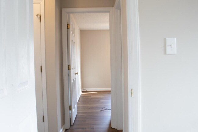 Building Photo - 1024 S Philwood Ct