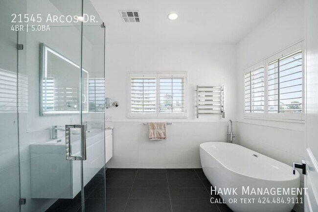 Building Photo - 21545 Arcos Dr