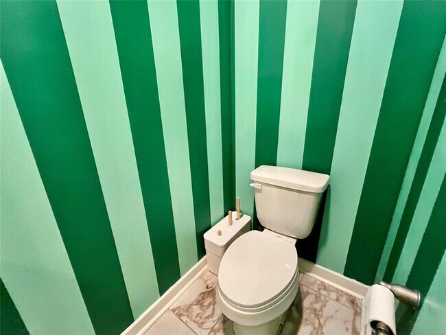 Building Photo - 876 Hedgefield Way