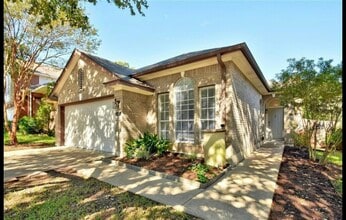 Building Photo - 1312 Strickland Dr
