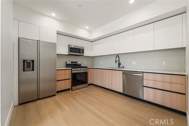 Building Photo - 7510 Sepulveda Blvd