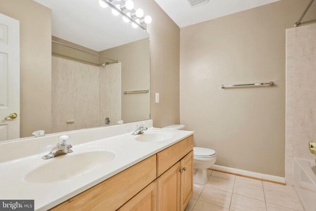 Building Photo - 5587 Governors Pond Cir