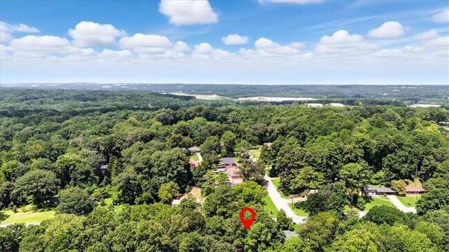Building Photo - 893 Woodmere Dr NW
