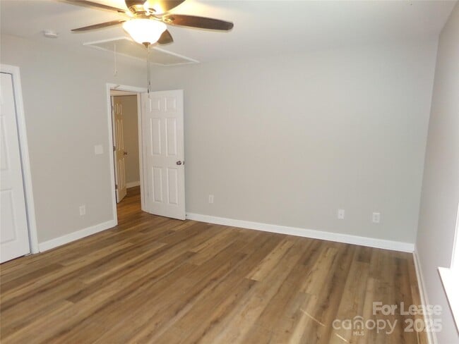 Building Photo - 40119 NC-740