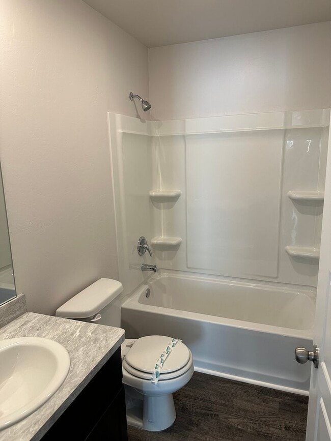 Building Photo - Pre-Leasing Now | Spacious 3 Bedroom, 2 Bathroom Home in Saratoga