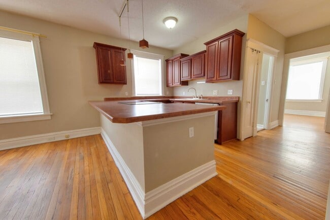 Building Photo - Charming & Spacious 3-Bedroom Unit with Private Master Suite
