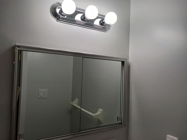 Building Photo - 2655 E 21st St