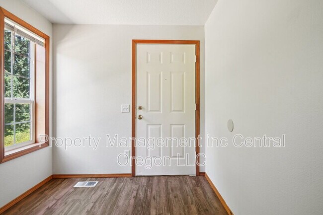 Building Photo - 2110 Baines Blvd