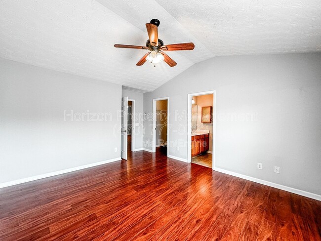 Building Photo - 19 Pearl Chambers Dr