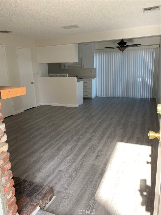 Building Photo - 656 Lemar Park Dr